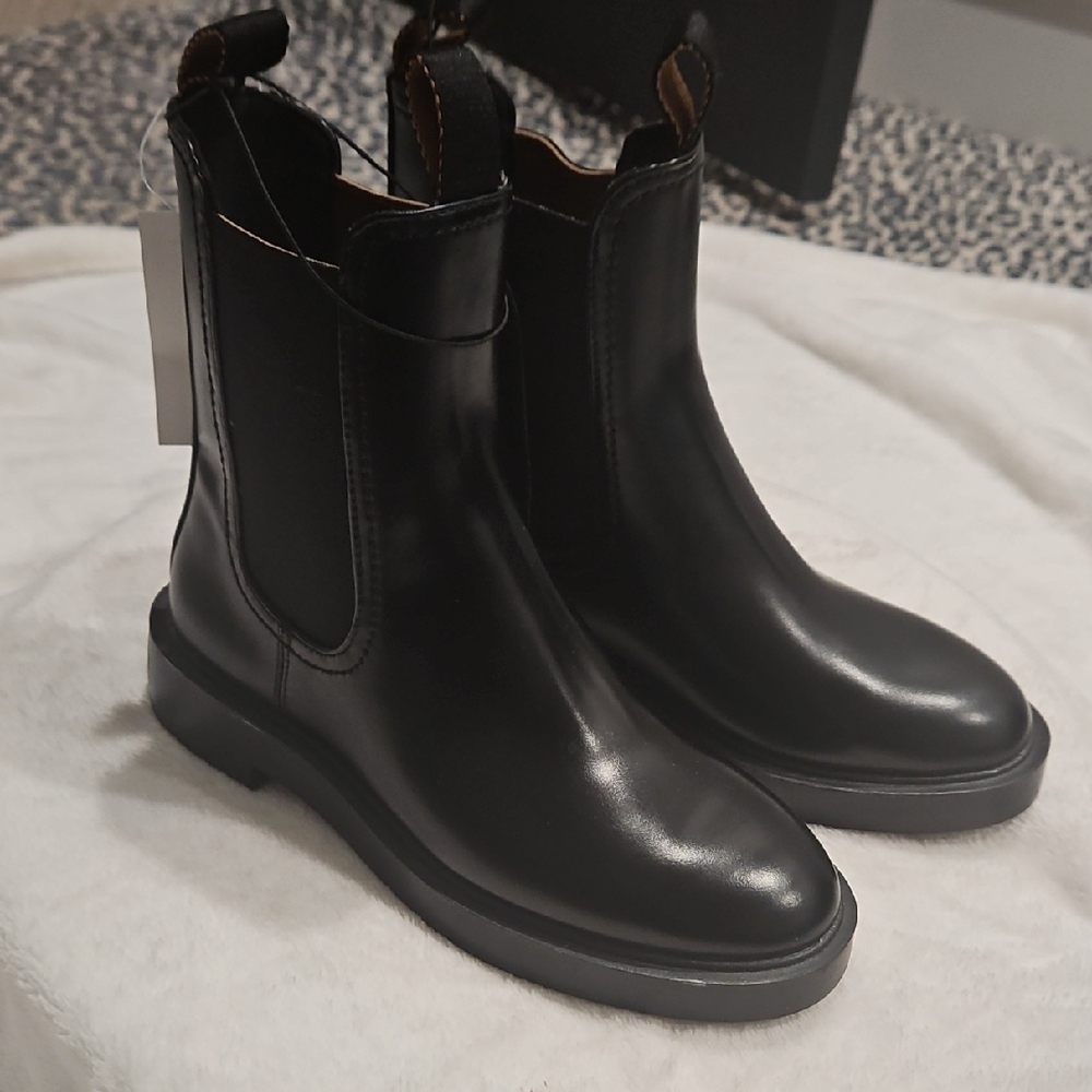 H&M Black Chelsea Boots